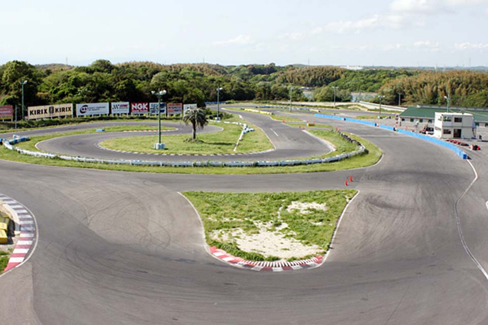 This is a race circuit located in the Chita Peninsula. There are various events held throughout the year such as endurance races! There are also rental carts, while visitors can ride their cars or bikes inside the circuit. 
