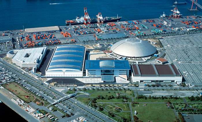 The Nagoya International Exhibition Hall (also known as Portmesse Nagoya) is one of the largest international exhibition halls in the Chubu area. Located in the Nagoya Kinjo Pier, it was opened in 1973 and has hosted countless exhibits/ fairs and welcomed many visitors. Its concept is communicating emotional moments with the world. Portmesse Nagoya strives to fulfill its role for vitalizing the region, contributing to globalization, and aims to become a facility that is loved by the people.  